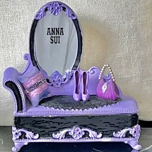 ANNA SUI Jewelry Box Accessory Case Chaise Sofa Purple Shoes Purse Pillow